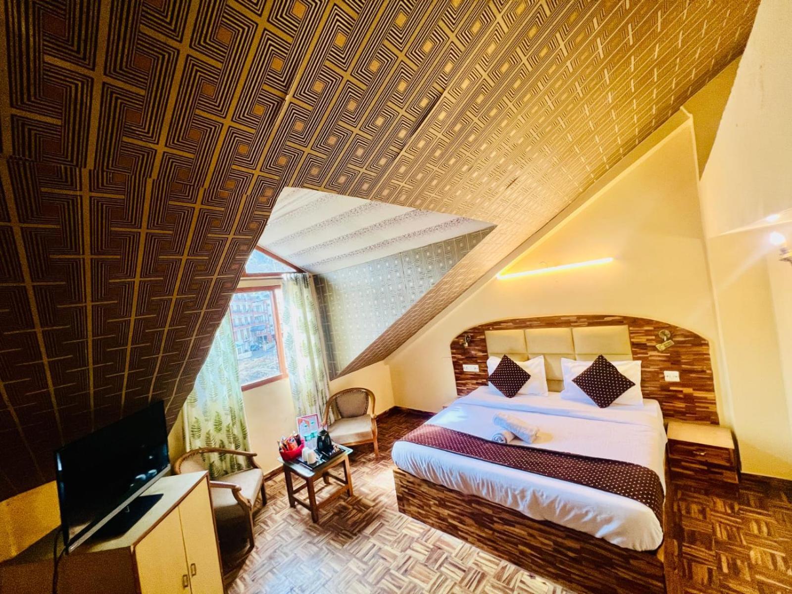 Hotel Kalinga Grand - Luxury Comfort !! Travellers Delight !! Budget Friendly !! Prime Location !! Guest Favourite Manāli Buitenkant foto