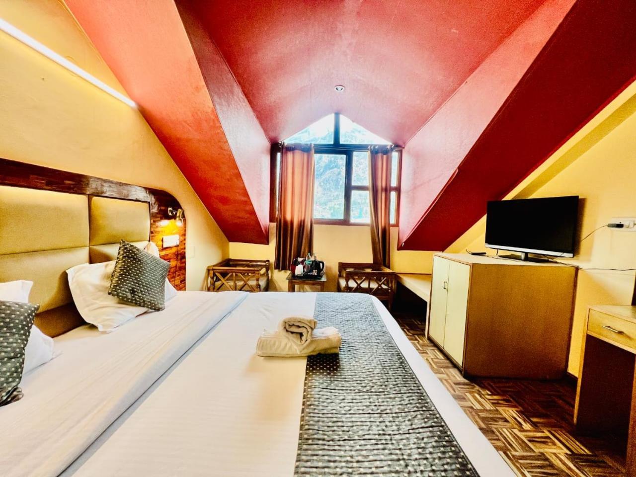 Hotel Kalinga Grand - Luxury Comfort !! Travellers Delight !! Budget Friendly !! Prime Location !! Guest Favourite Manāli Buitenkant foto