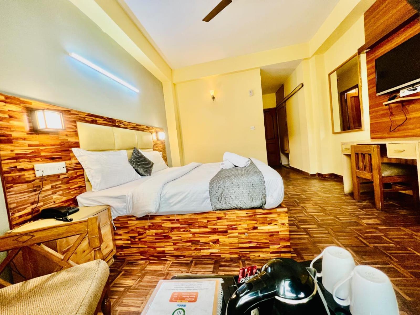 Hotel Kalinga Grand - Luxury Comfort !! Travellers Delight !! Budget Friendly !! Prime Location !! Guest Favourite Manāli Buitenkant foto
